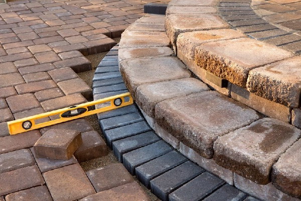 How to Lay paving slabs on sand